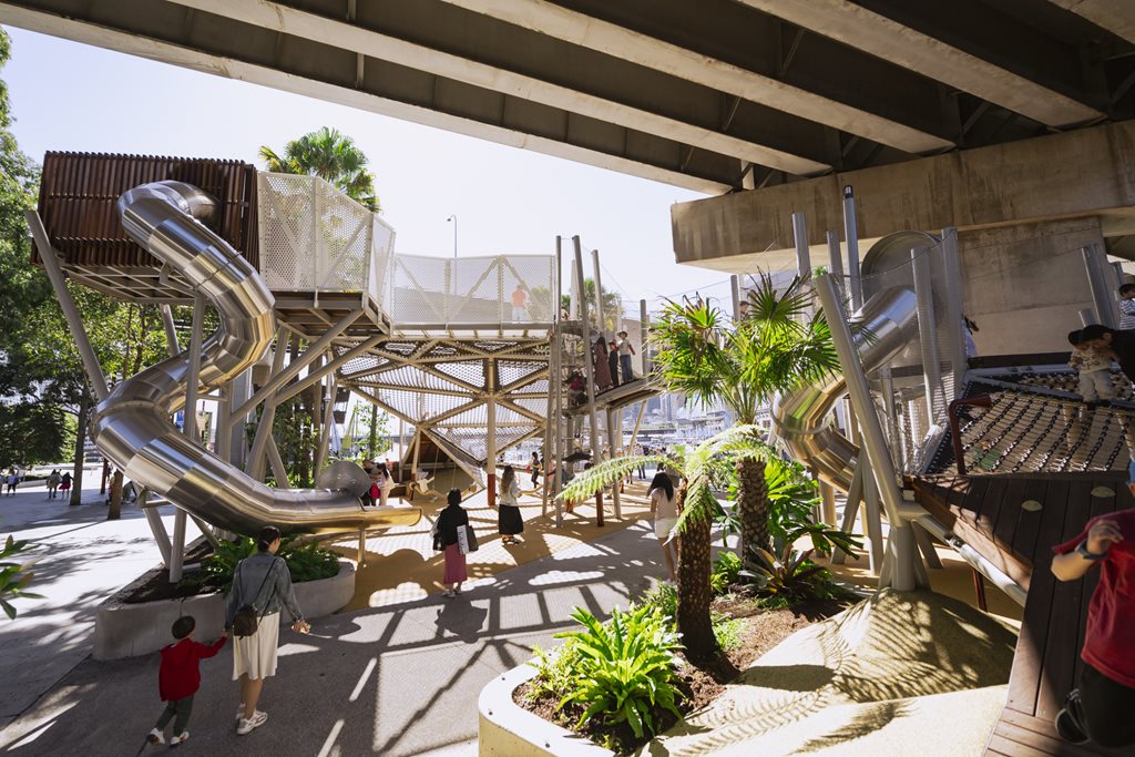 Planar Bar & Restaurant - Image 3